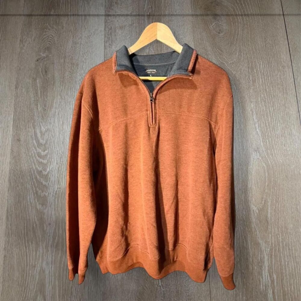 Arrow Men's Orange and Brown Sweatshirt